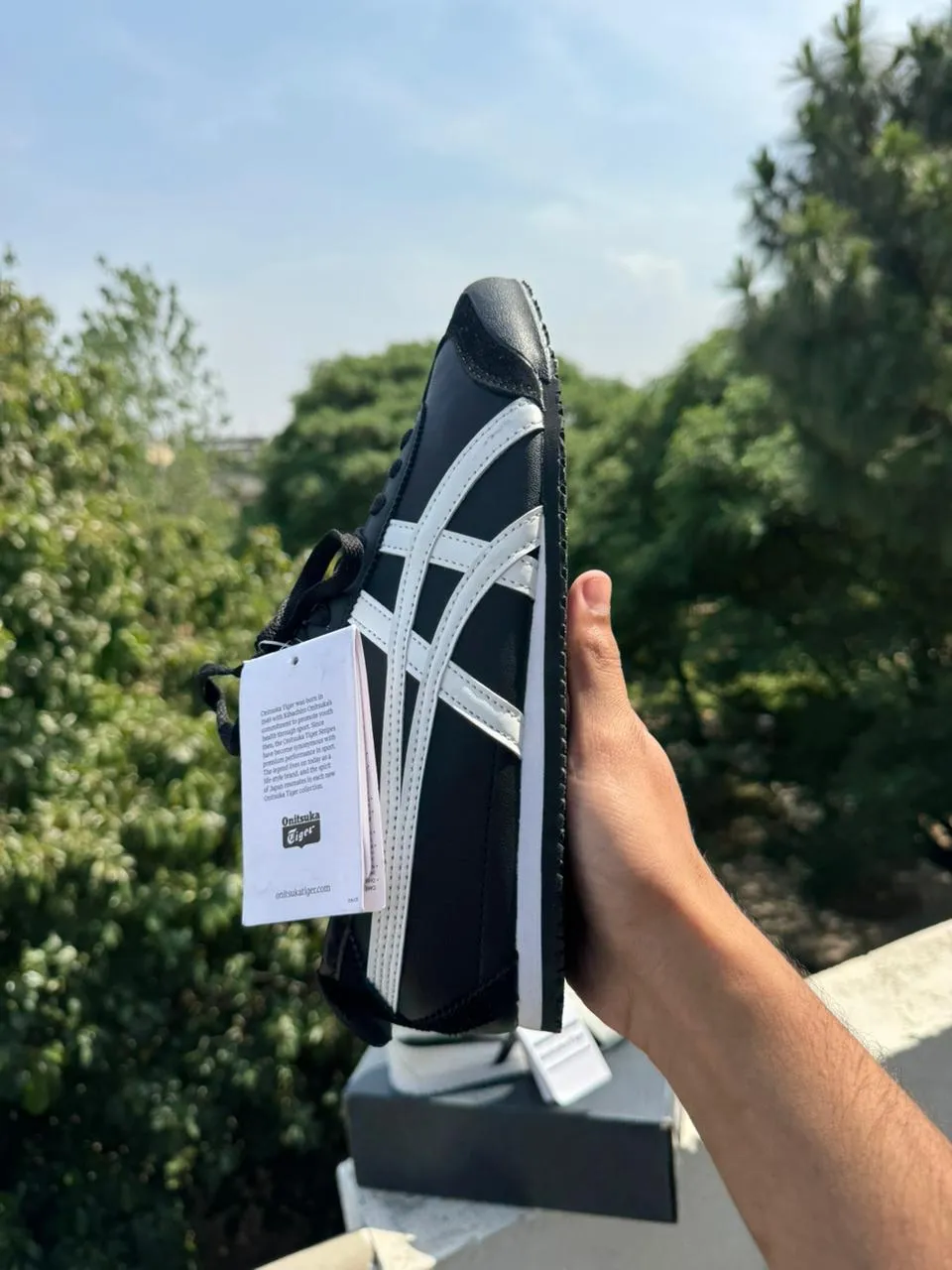 Side view of Onitsuka Tiger MEXICO 66 - Black