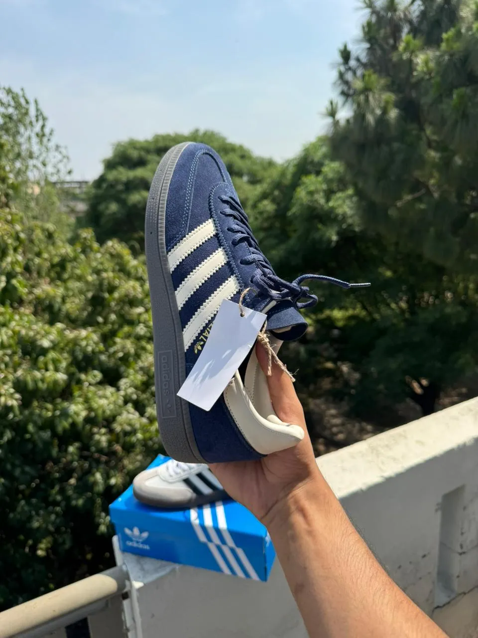 Front view of Adidas Handball Spezial - Blue