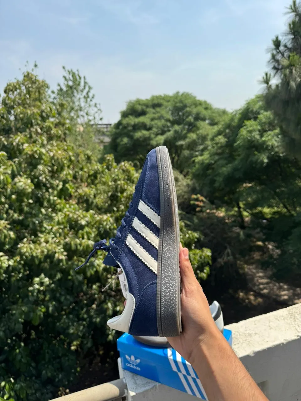 Side view of Adidas Handball Spezial - Blue
